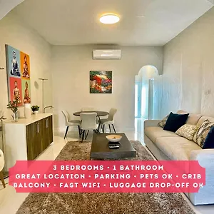 Apartment Stunning 3-bedroom Beachside, San Juan